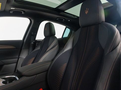 New 2025 Maserati Grecale Folgore image 18