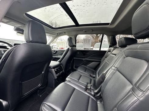 Certified 2025 Lincoln Aviator Reserve image 18