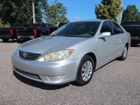 Used 2006 Toyota Camry LE FWD image 2