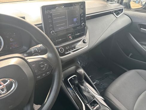 Used 2021 Toyota Corolla LE image 19