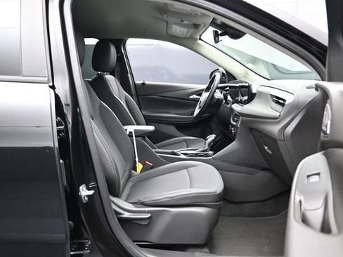 Used 2025 Buick Encore GX Preferred AWD/4WD image 23