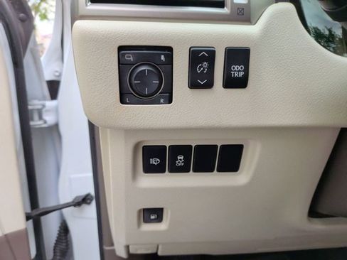 Used 2019 Lexus GX 460 Premium w/ Premium Package AWD/4WD image 28
