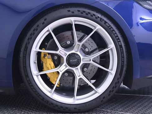 Certified 2024 Porsche 911 GT3 RWD image 12
