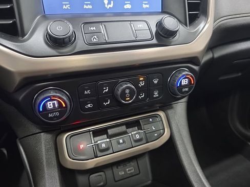 Used 2023 GMC Acadia Denali w/ Denali Technology Package AWD/4WD image 24