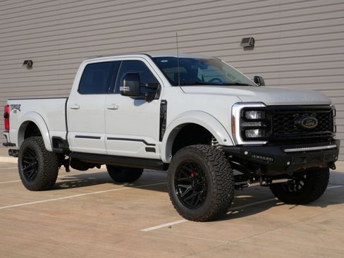 New 2026 Ford F250 Lariat w/ Black Appearance Package AWD/4WD image 1