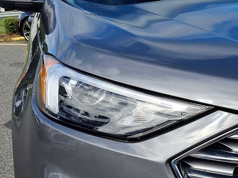 Used 2022 Ford Edge SEL image 9