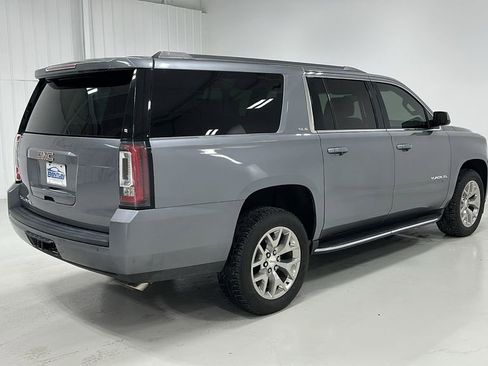 Used 2020 GMC Yukon XL SLE w/ SLE Value Package image 5
