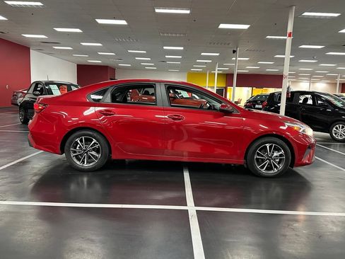 Used 2023 Kia Forte LXS w/ LXS Technology Package FWD image 8