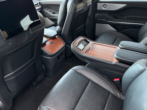 New 2025 Lincoln Navigator Black Label image 11