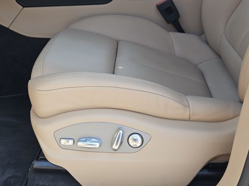 Used 2026 Porsche Macan AWD/4WD image 23