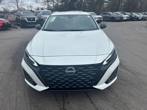 New 2026 Nissan Altima 2.5 SR image 9