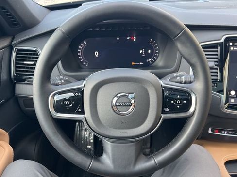 Certified 2025 Volvo XC90 B6 Ultra AWD/4WD image 31