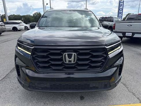 Used 2023 Honda Pilot Sport image 2