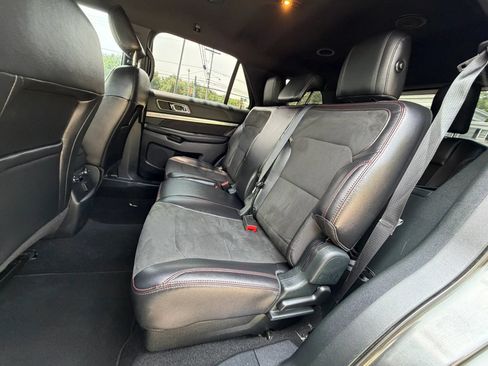 Used 2019 Ford Explorer XLT w/ Equipment Group 202A AWD/4WD image 16