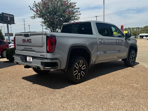Used 2024 GMC Sierra 1500 AT4 w/ Technology Package AWD/4WD image 8