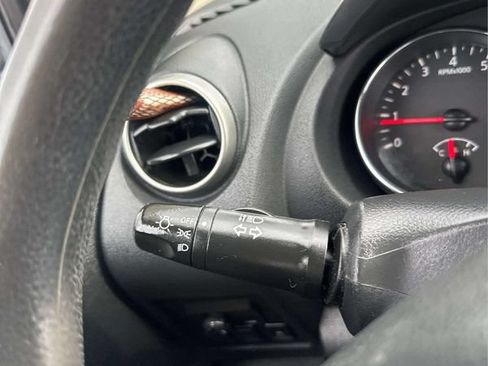 Used 2011 Nissan Rogue S AWD/4WD image 19