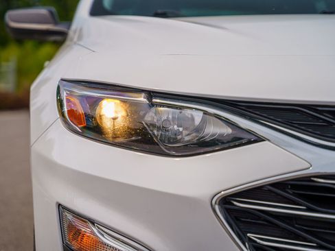 Used 2023 Chevrolet Malibu LS FWD image 10