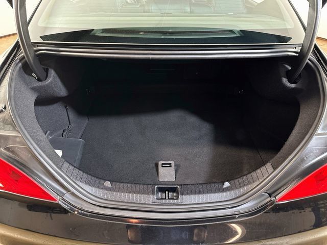 Used 2018 Mercedes-Benz CLA 250 4MATIC image 11