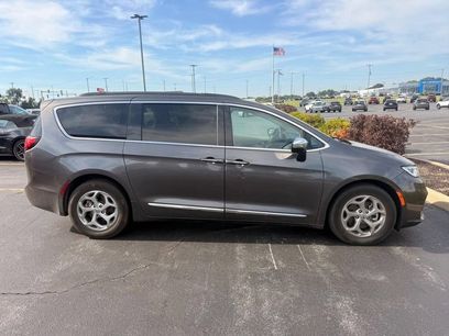 Used 2023 Chrysler Pacifica Limited