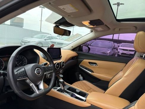 Used 2020 Nissan Sentra SV w/ SV Premium Package FWD image 3