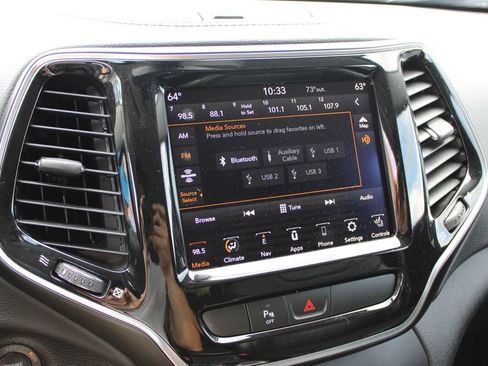 Used 2019 Jeep Cherokee Limited w/ Luxury Group AWD/4WD image 21