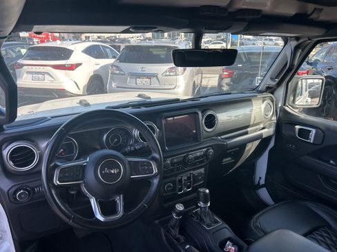 Used 2022 Jeep Wrangler Unlimited Sahara image 46