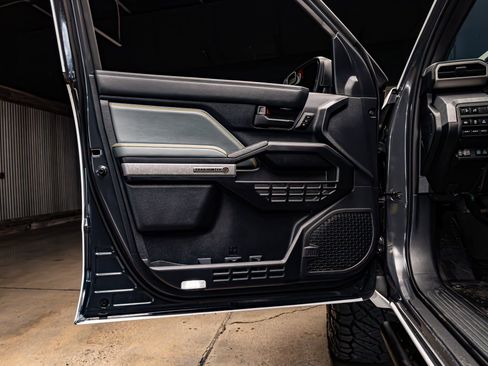 Used 2025 Toyota 4Runner Trailhunter image 27