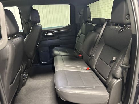 Used 2025 GMC Sierra 1500 SLT image 40