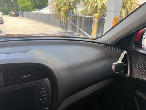 Used 2025 Kia Soul LX w/ LX Technology Package FWD image 33