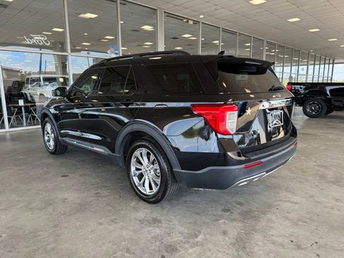 Certified 2020 Ford Explorer XLT w/ Equipment Group 202A RWD image 3