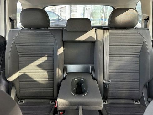 Used 2022 Volkswagen Tiguan S image 19