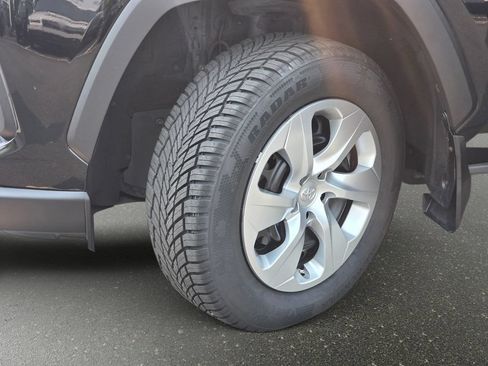 Used 2020 Toyota RAV4 LE AWD/4WD image 37