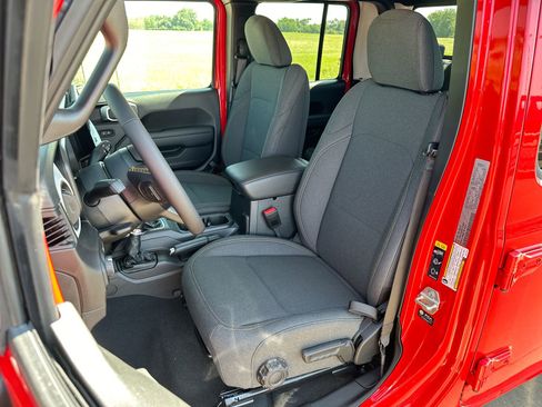 New 2024 Jeep Gladiator Sport image 11