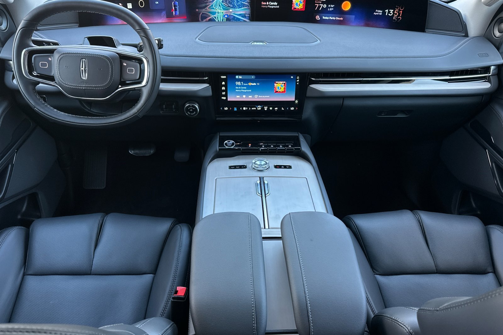 New 2026 Lincoln Navigator L Premier AWD/4WD image 12