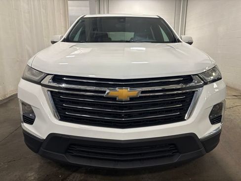 Used 2023 Chevrolet Traverse LT w/ LT Premium Package AWD/4WD image 2