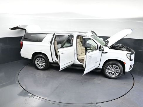 Used 2024 GMC Yukon XL Denali w/ Advanced Technology Package AWD/4WD image 41