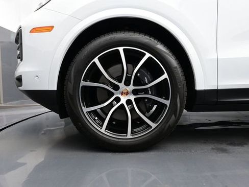 Certified 2026 Porsche Cayenne Coupe AWD/4WD image 6