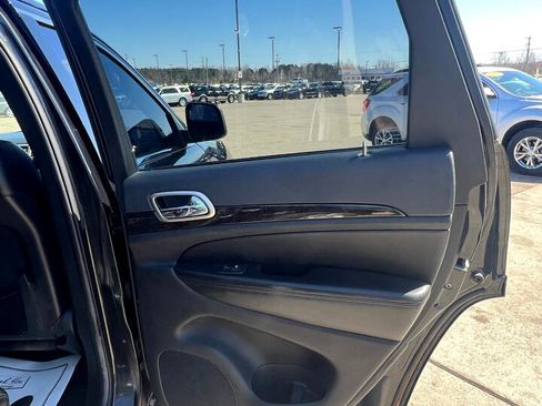 Used 2012 Jeep Grand Cherokee Laredo image 14