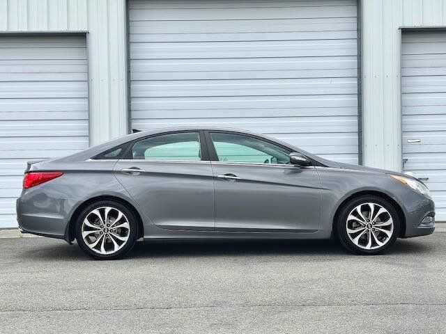 Used 2013 Hyundai Sonata Limited w/ Premium Pkg FWD image 4
