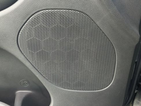 Used 2016 Jeep Grand Cherokee Laredo 75th Anniversary image 29