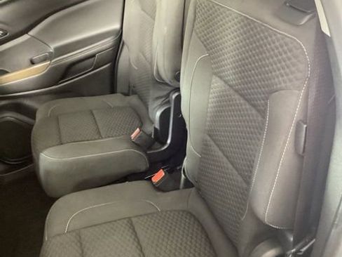 Used 2017 GMC Acadia SLE image 10