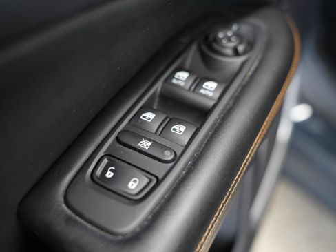 Used 2018 Jeep Compass Limited w/ Navigation Group FWD image 26