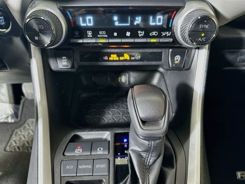 Used 2023 Toyota RAV4 XLE FWD image 23