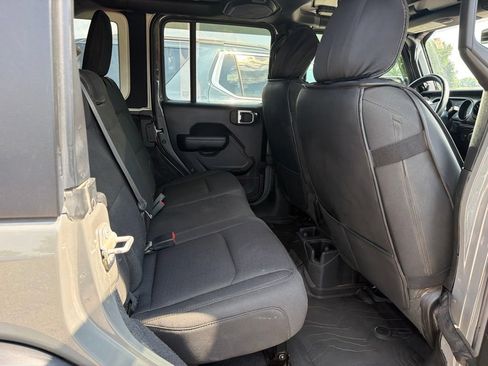Used 2022 Jeep Wrangler Unlimited Sport AWD/4WD image 9