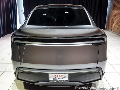 Used 2026 Tesla Model Y 2WD image 11