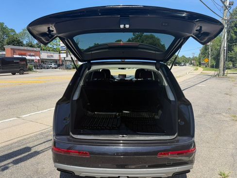 Used 2018 Audi Q7 3.0T Prestige AWD/4WD image 8