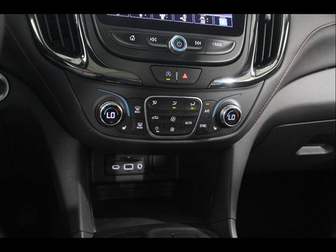 Used 2023 Chevrolet Equinox RS w/ RS Leather Package AWD/4WD image 15