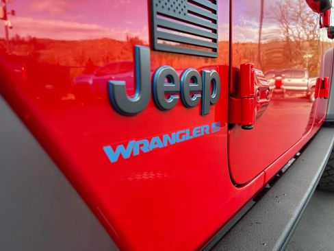 Used 2023 Jeep Wrangler Unlimited image 32