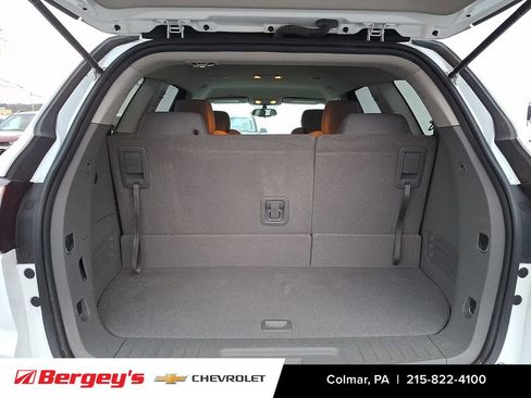 Certified 2017 Chevrolet Traverse LT w/ Style and Technology Package image 32