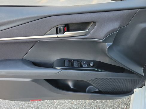 Used 2025 Toyota Camry LE image 14